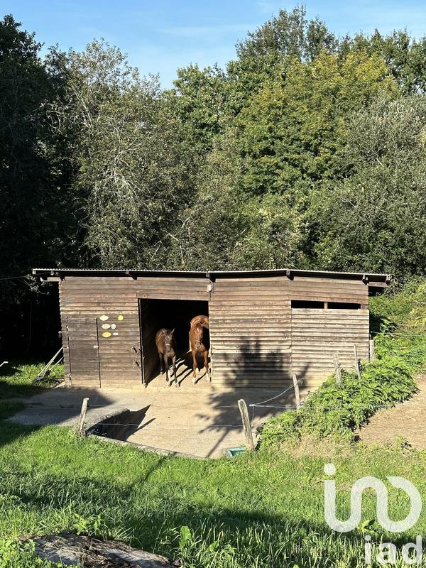 Maison - 221 m² - 8 pièces