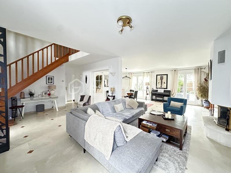 Maison traditionnelle - 170 m² - 6 pièces