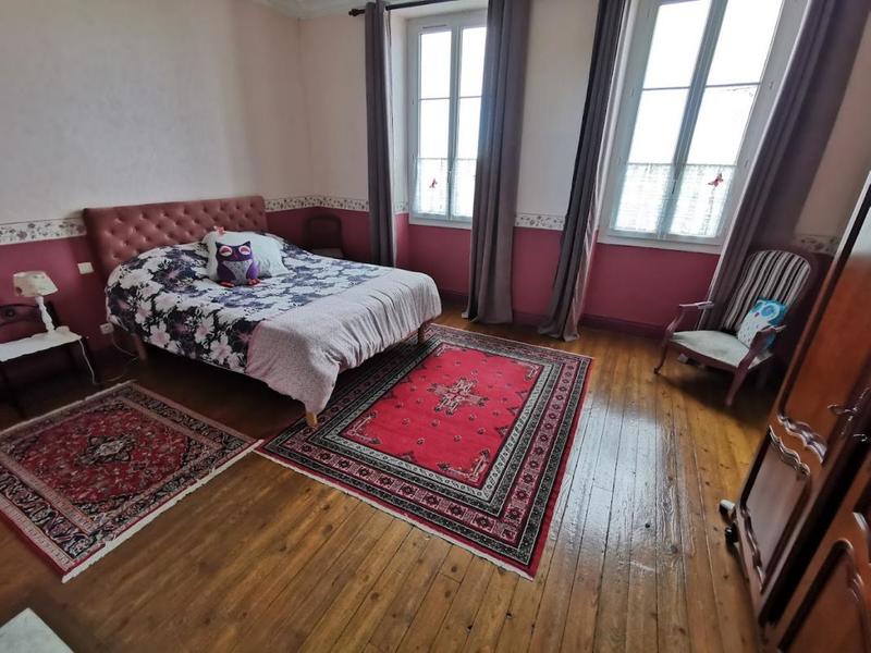 Maison - 320 m² - 7 pièces