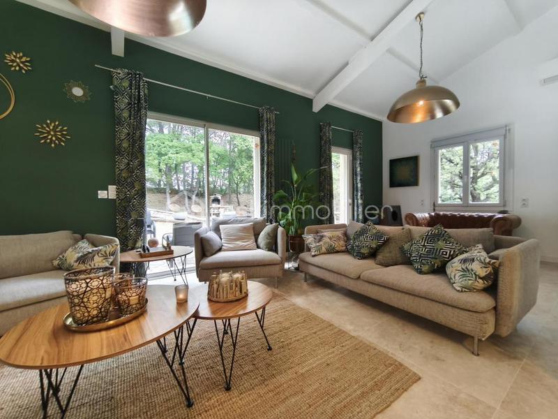 Maison - 250 m² - 8 pièces