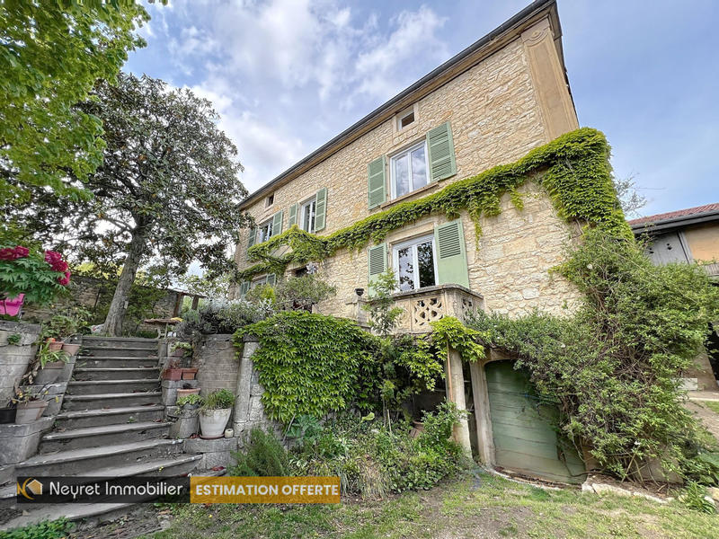 Propriété - 175 m² - 8 pièces