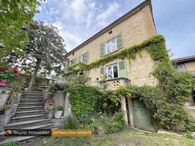 Propriété - 175 m² - 8 pièces