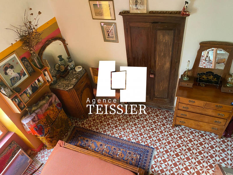 Maison - 230 m² - 5 pièces