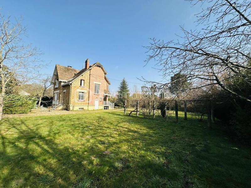 Demeure - 140 m² - 5 pièces