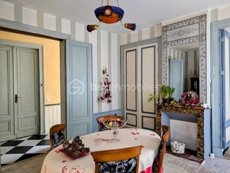 Maison bourgeoise - 250 m² - 8 pièces