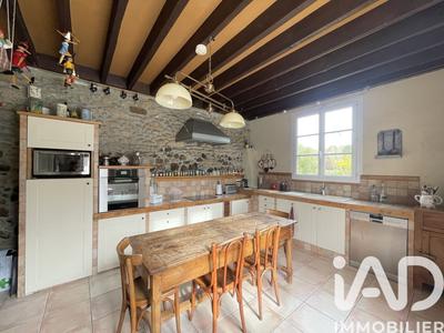 Maison - 230 m² - 9 pièces