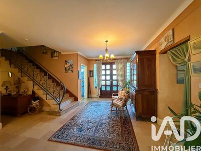 Maison - 228 m² - 11 pièces