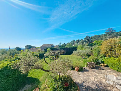 Maison - 150 m² - 8 pièces