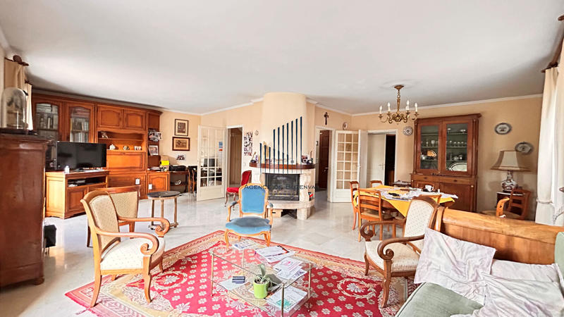 Maison - 162 m² - 8 pièces