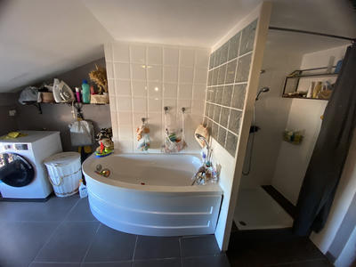 Appartement - 100 m² - 4 pièces