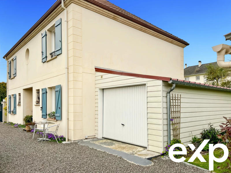 Maison traditionnelle - 147 m² - 7 pièces