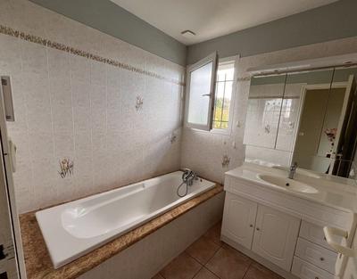 Maison - 98 m² - 4 pièces