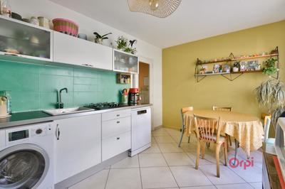 Appartement - 93 m² - 4 pièces