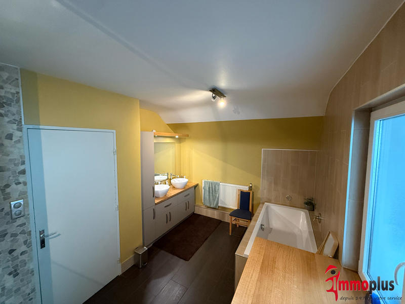 Maison - 163 m² - 7 pièces