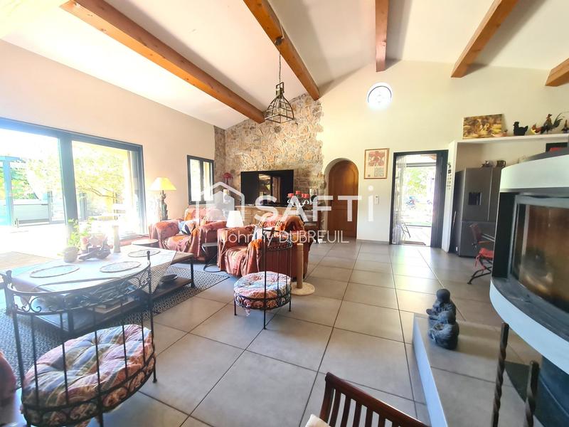 Maison - 230 m² - 5 pièces