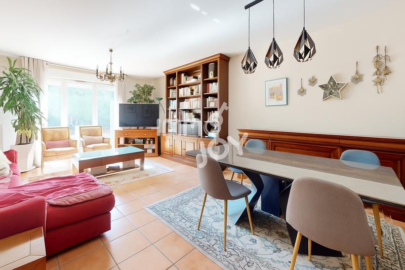 Maison - 159 m² - 7 pièces