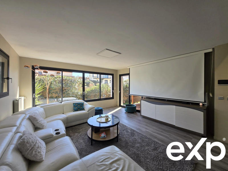 Mas - 536 m² - 16 pièces