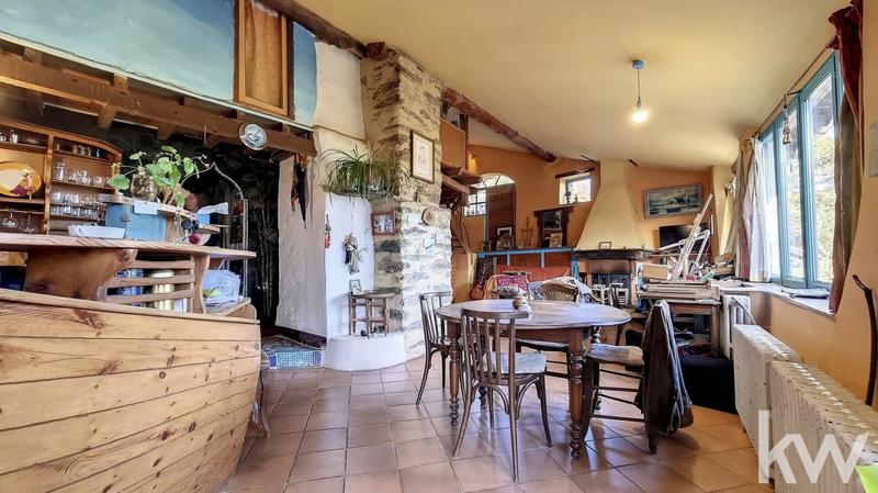 Maison - 285 m² - 13 pièces