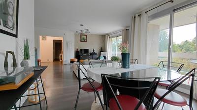 Appartement - 125 m² - 5 pièces