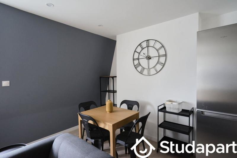 Chambre - 9 m² - 1 pièce