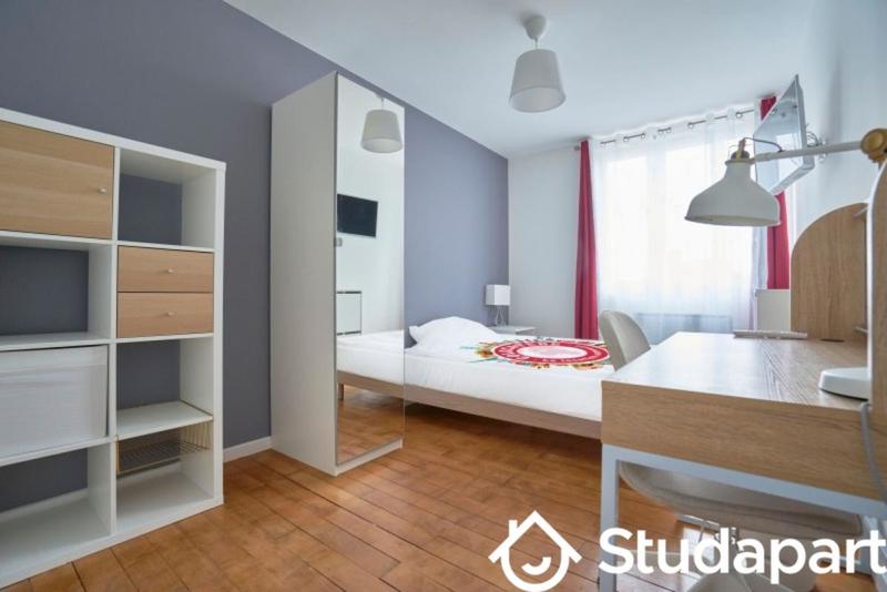 Chambre - 10 m² - 1 pièce