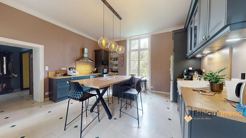 Manoir - 347 m² - 6 pièces