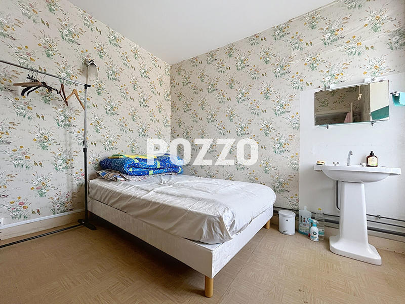 Maison - 180 m² - 8 pièces