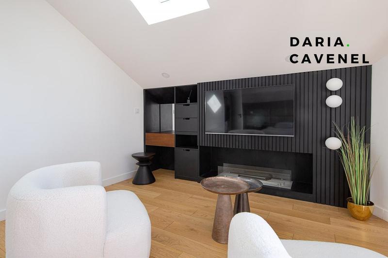 Pavillon - 250 m² - 7 pièces