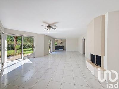 Maison - 197 m² - 9 pièces