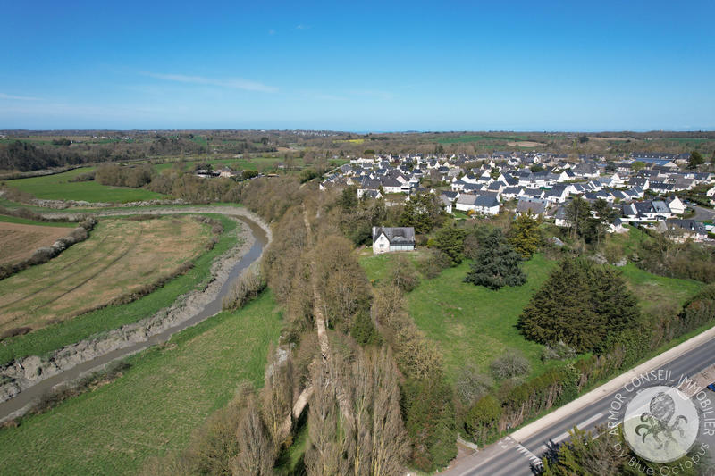 Maison - 245 m² - 10 pièces