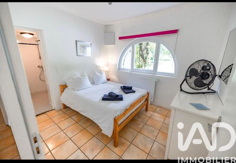 Maison - 323 m² - 20 pièces