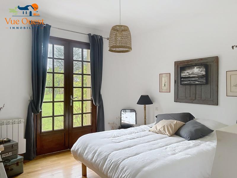 Maison traditionnelle - 147 m² - 8 pièces