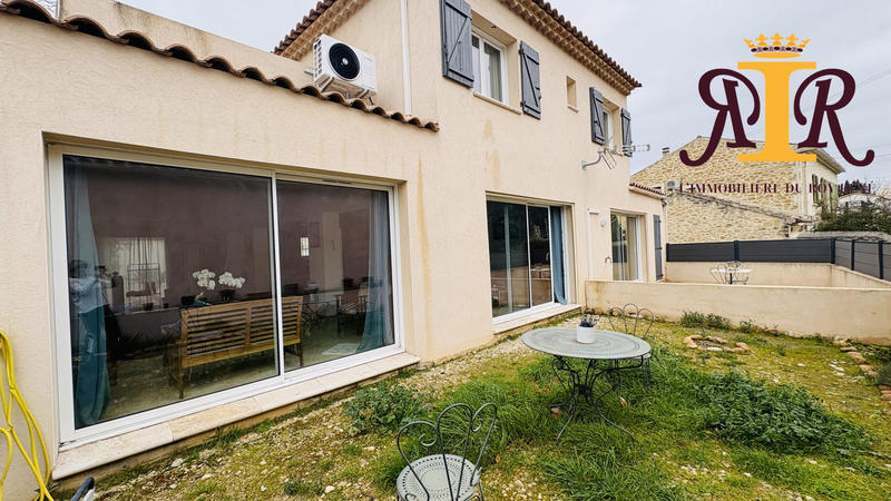 Maison - 213 m² - 8 pièces