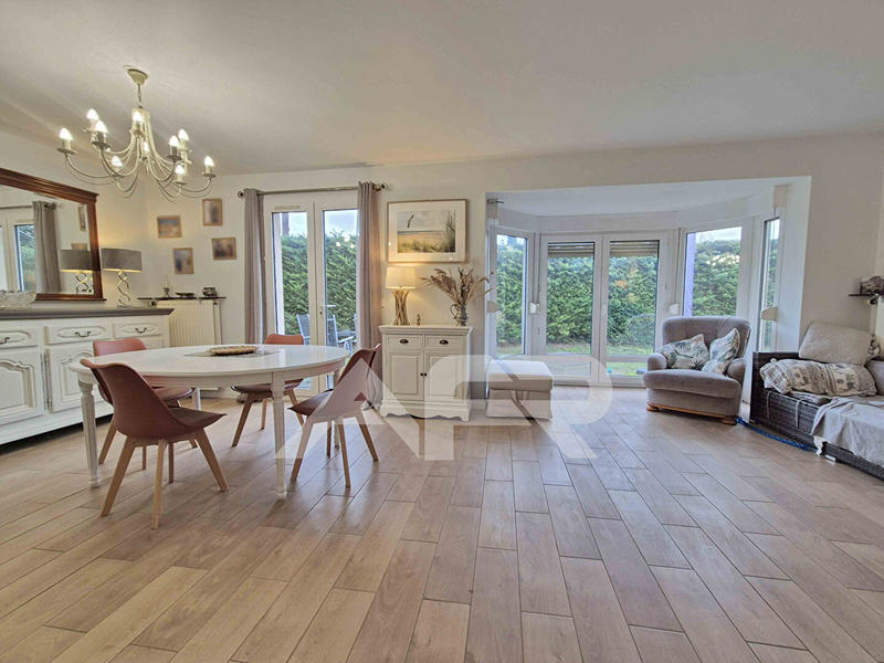 Maison - 143 m² - 6 pièces