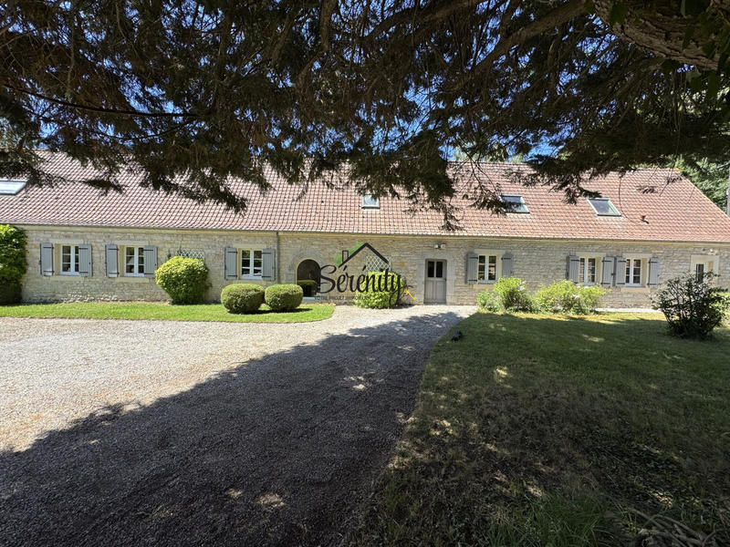 Maison - 266 m² - 8 pièces