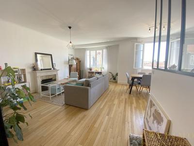 Appartement - 82 m² - 3 pièces