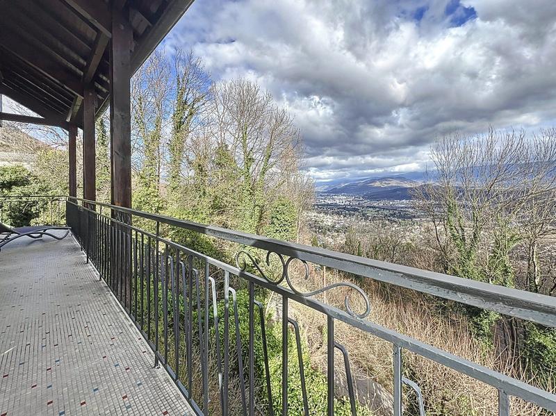 Maison - 191 m² - 7 pièces