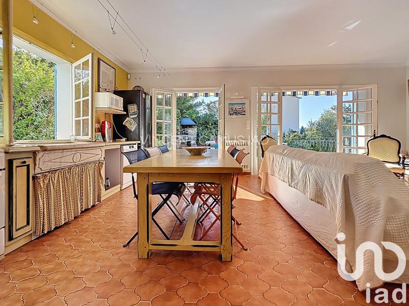 Maison - 259 m² - 8 pièces