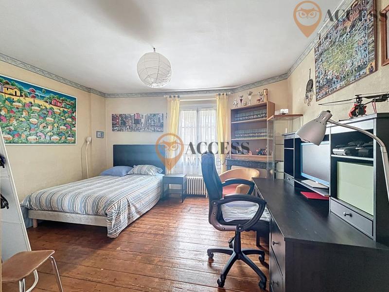 Maison - 209 m² - 8 pièces