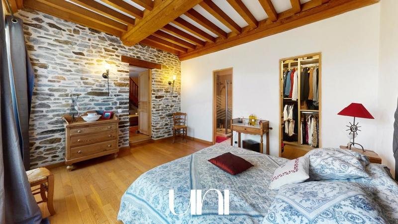 Maison - 209 m² - 7 pièces