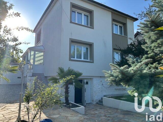 Maison - 121 m² - 5 pièces