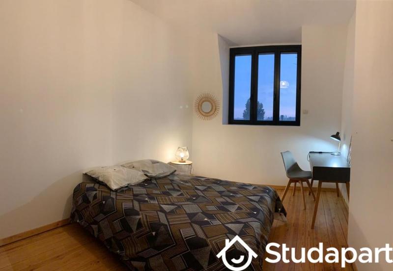 Chambre - 14 m² - 1 pièce