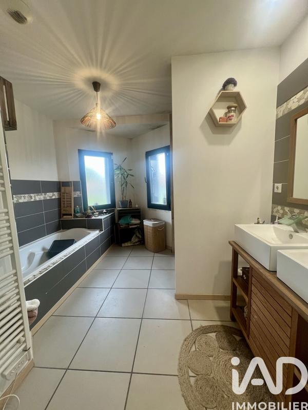 Maison - 120 m² - 5 pièces