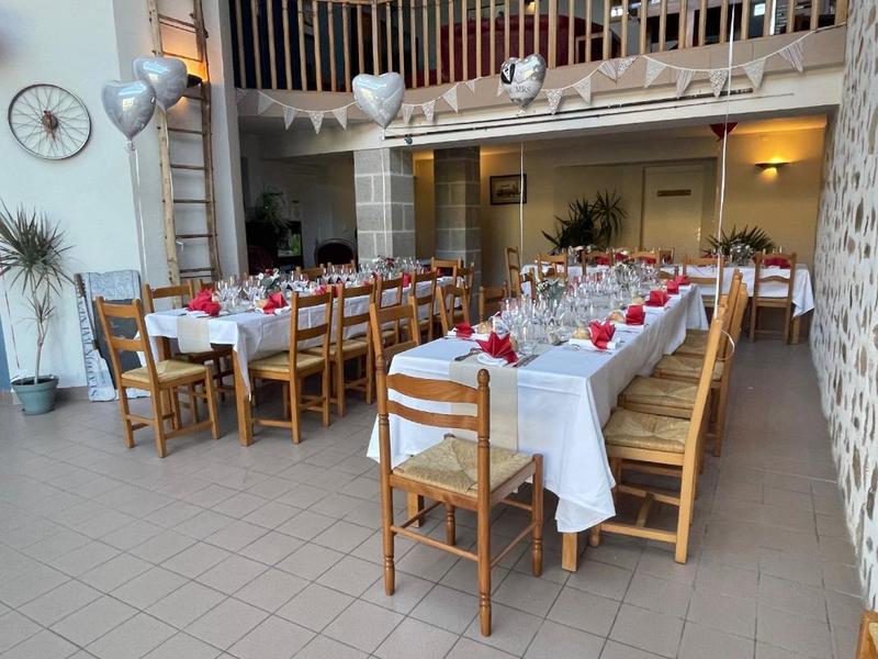 Maison - 1 270 m² - 34 pièces