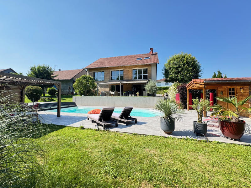 Maison - 292 m² - 7 pièces