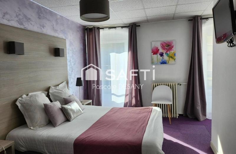 Local commercial - 1 600 m² - 35 pièces