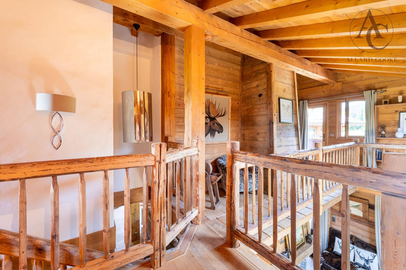 Châlet - 391 m² - 8 pièces