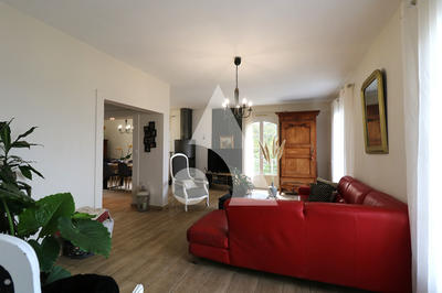 Maison - 219 m² - 7 pièces