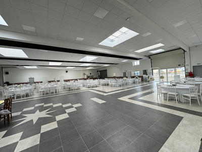 Local commercial - 975 m²