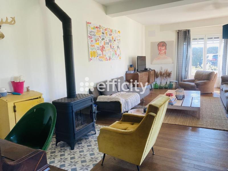 Maison - 246 m² - 10 pièces